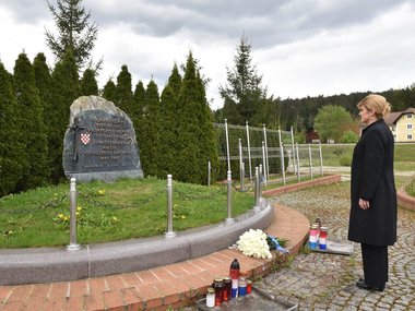 Kolinda Grabar-Kitarović – ili tko ne želi govoriti o kapitalizmu, neka šuti o fašizmu!