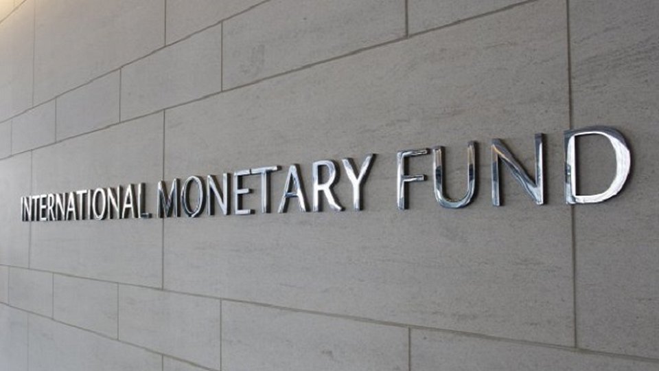 MMF zapovijeda, vlast sluša