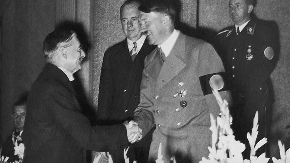 Što je prethodilo potpisivanju pakta o nenapadanju između SSSR-a i Njemačke?